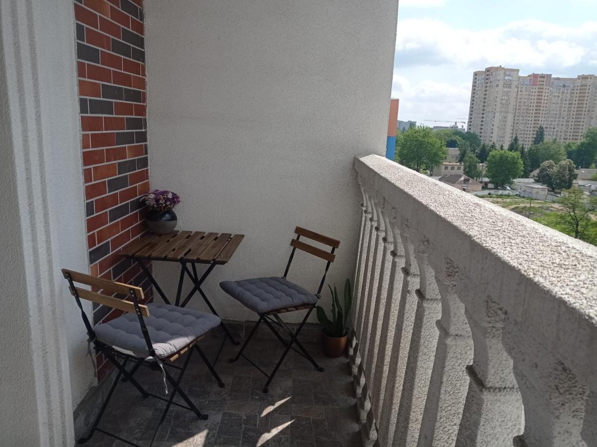 New England Deluxe Apartment เคียฟ ภายนอก รูปภาพ