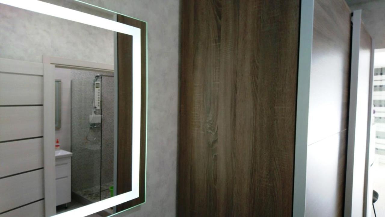 New England Deluxe Apartment เคียฟ ภายนอก รูปภาพ